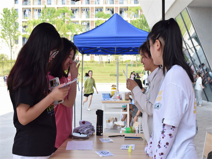 处饮食中心与大学生伙食管理委员会联合开展禁塑你我同行线下主题活动