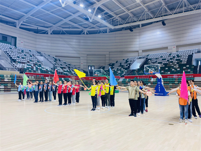 夹气球1.jpg 夹气球1.jpg