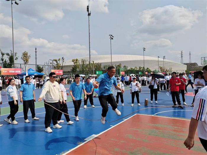 意气风发，斗志昂扬——第六工会在运动会上展现后勤风采05.jpg