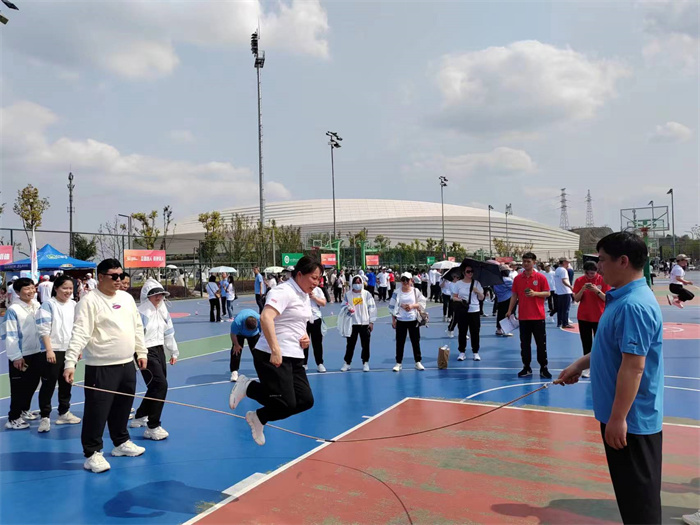 意气风发，斗志昂扬——第六工会在运动会上展现后勤风采04.jpg